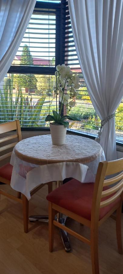 The Wooden Leg Guesthouse Kleinmond Εξωτερικό φωτογραφία