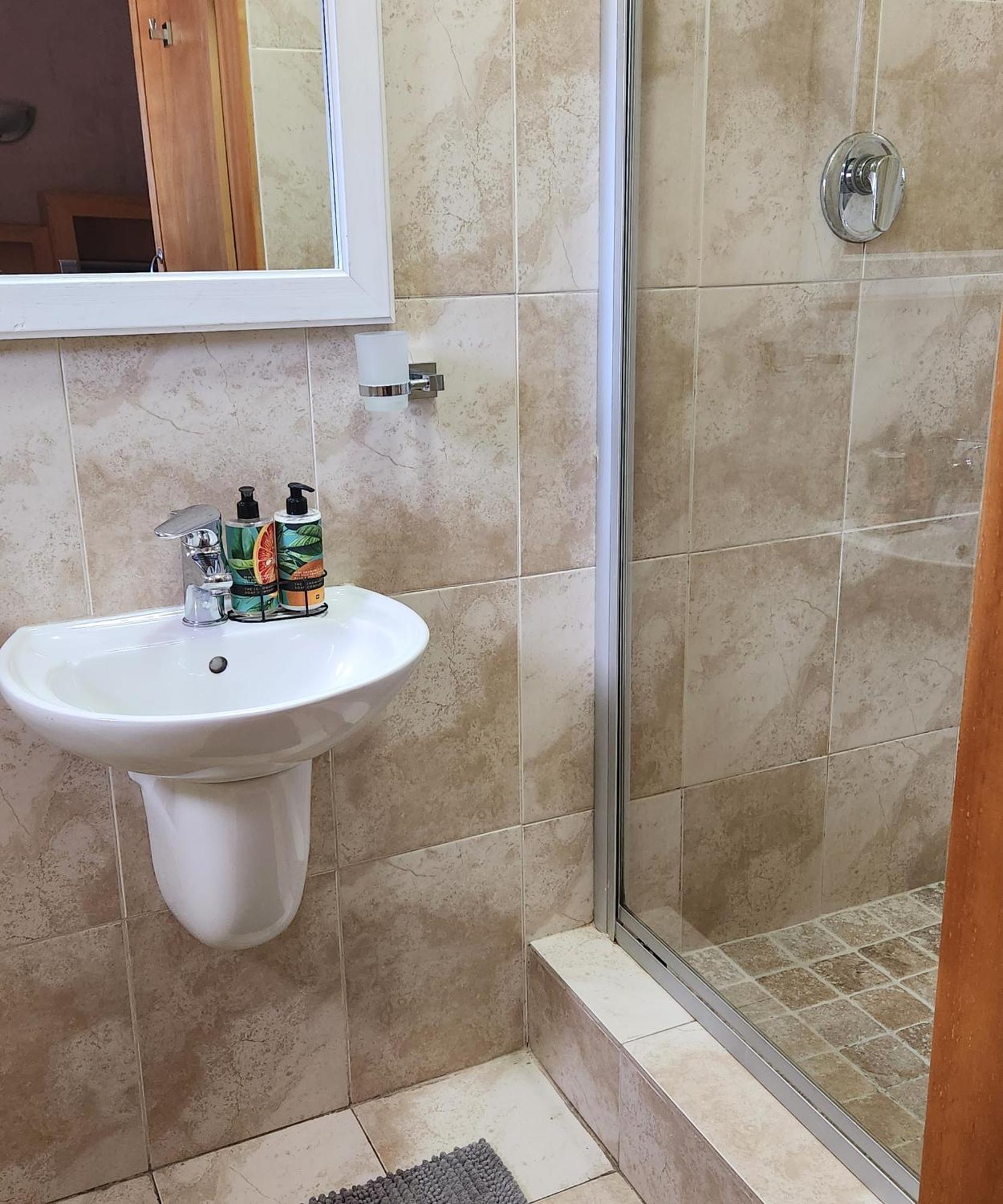 The Wooden Leg Guesthouse Kleinmond Εξωτερικό φωτογραφία
